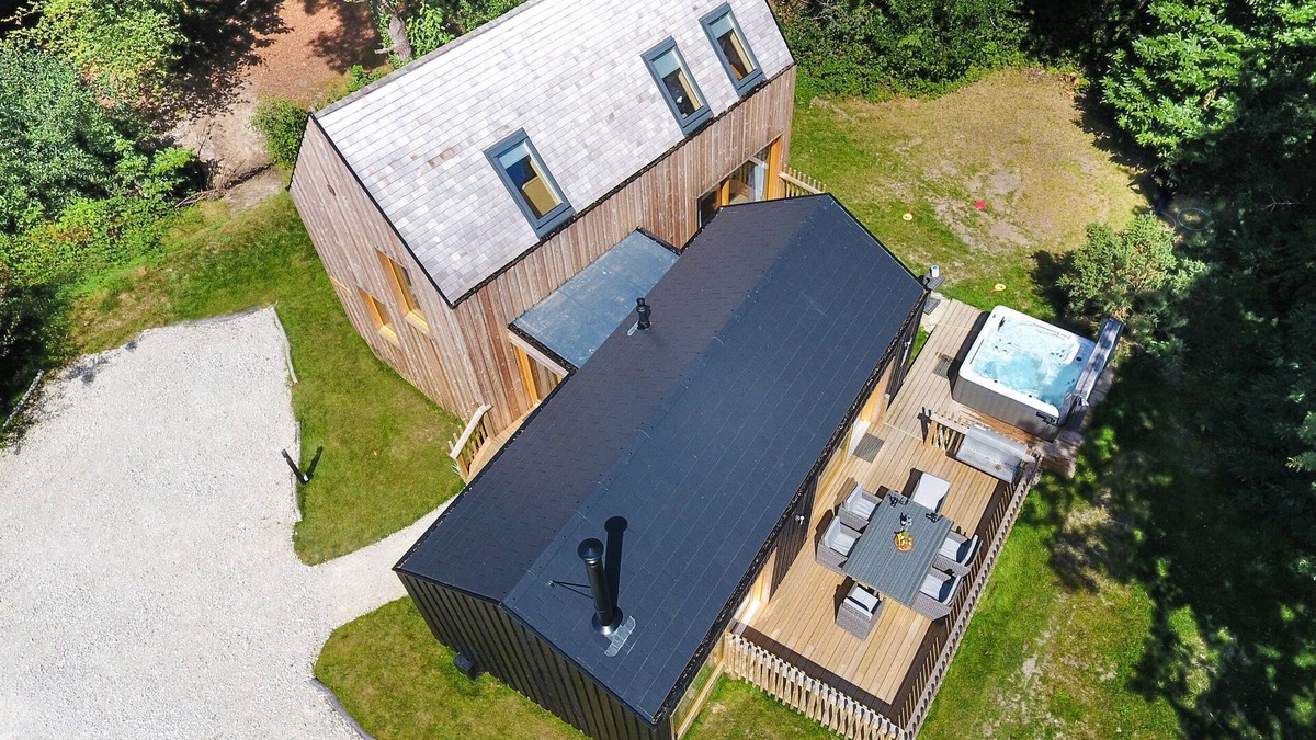 Corfe Castle Cottage | LODGE 20, family friendly, with hot tub in Corfe Castle