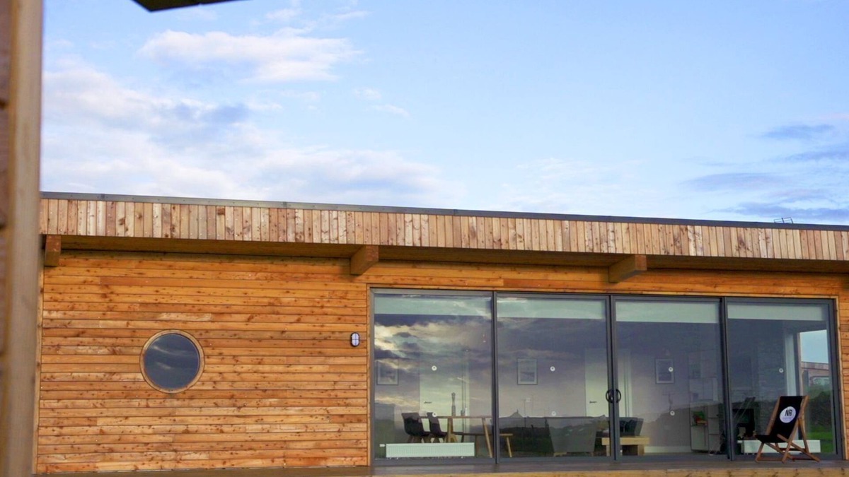 John O'Groats Cottage | Lodge 22 - 3 Bed Sea-View - a john o'groat that sleeps 6 guests in 3 bedrooms