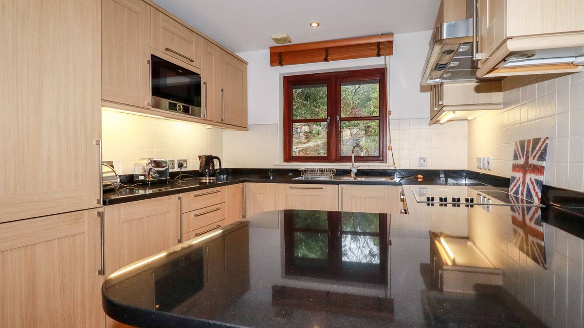 St Wenn Cottage | LODGE 22 CHERRY, family friendly, with pool in Wadebridge