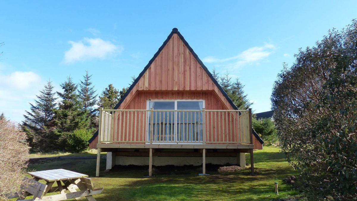 Drumchork Ski Chalet | Lodge 3 - Pet Friendly - Aultbea Lodges - Sea Views of Loch Ewe