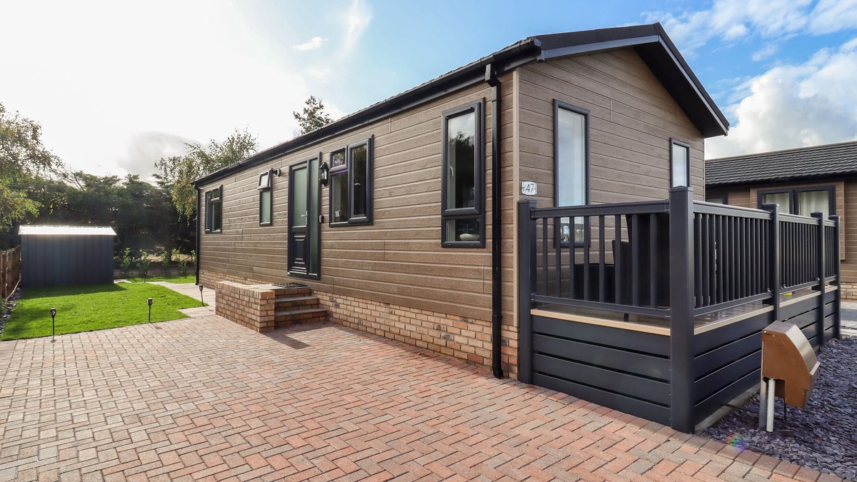 Martlesham Heath Cottage | LODGE 47, family friendly, character holiday cottage in Bucklesham