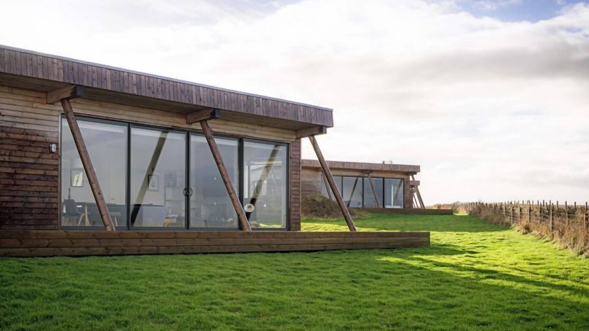 John O'Groats Cottage | Lodge 5 - 3 Bed - a john o'groat that sleeps 6 guests in 3 bedrooms