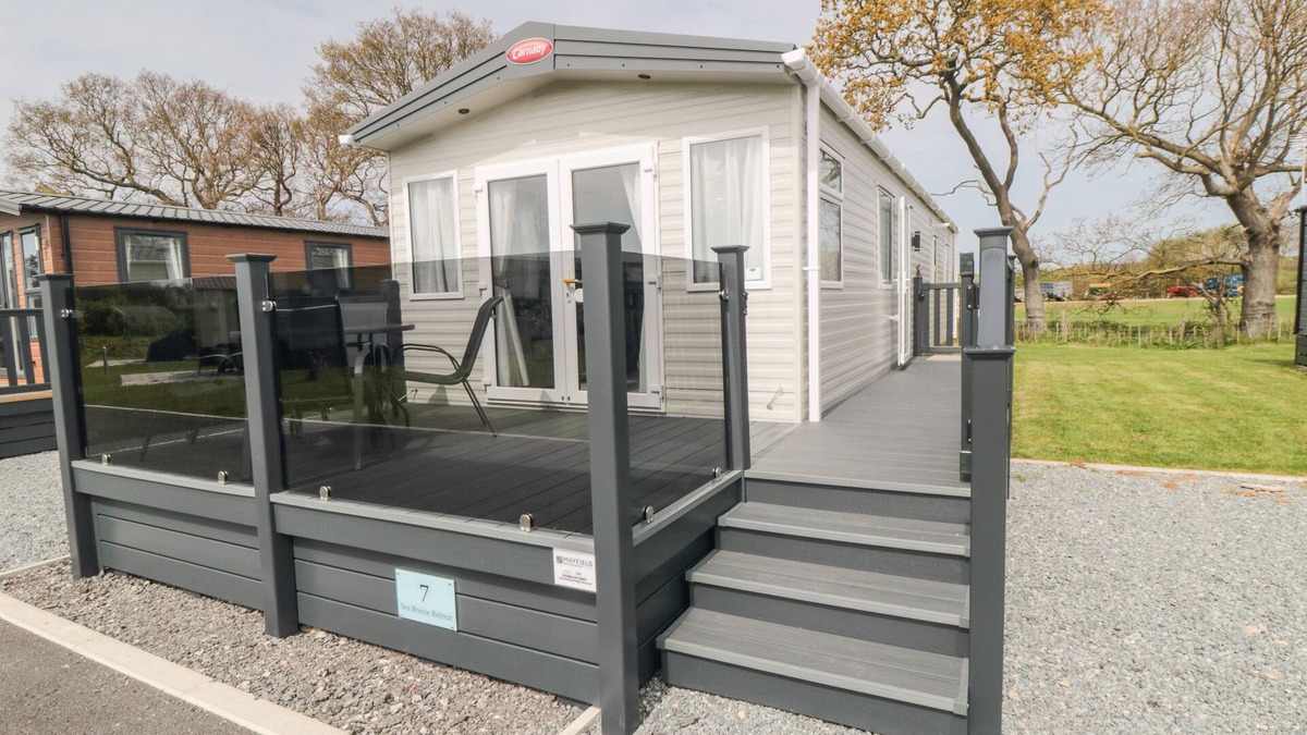 Bridlington Cottage | LODGE 7 - SEABREEZE RETREAT, pet friendly in Bridlington