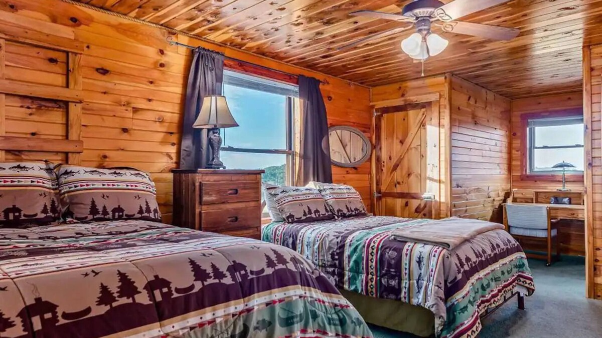 Ponca Cabin | Lodge at OZK Ranch- Incredible mountaintop cabin with hot tub and views