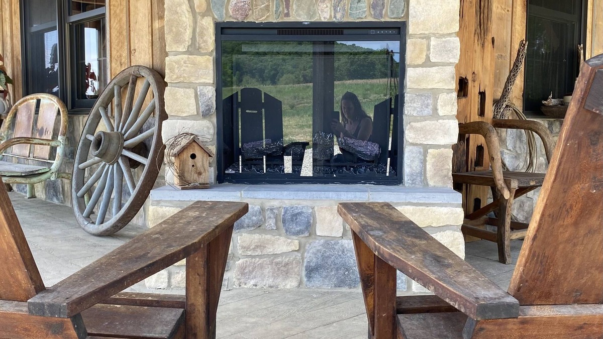 Hermann Cabin | LODGE AT SADDLE RIDGE. Just five minutes from Hermann.