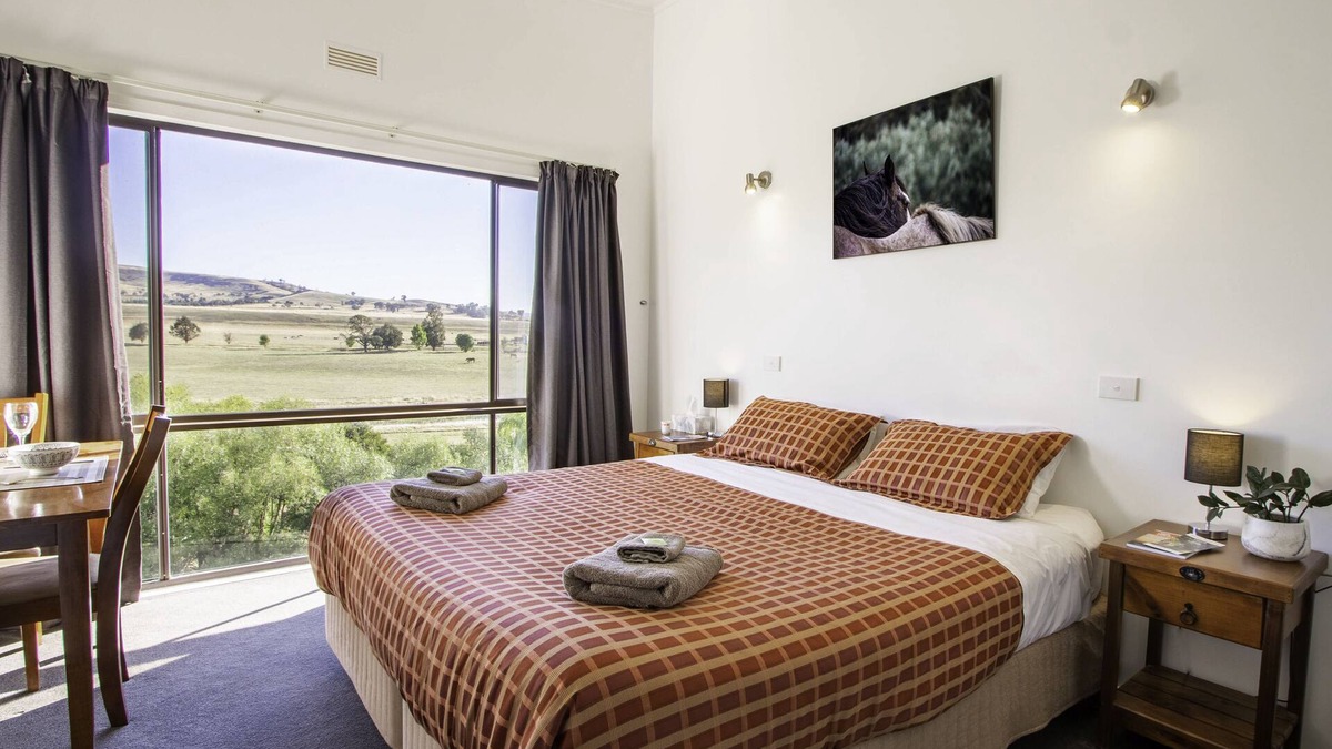 Merrijig Apartment | Lodge by the River - Studio 2