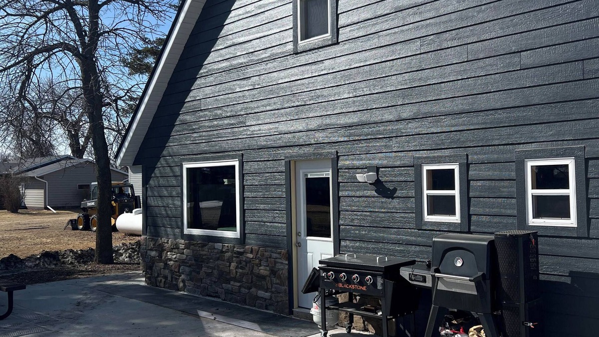 Graceville Cabin | Lodge in Big Stone MN
