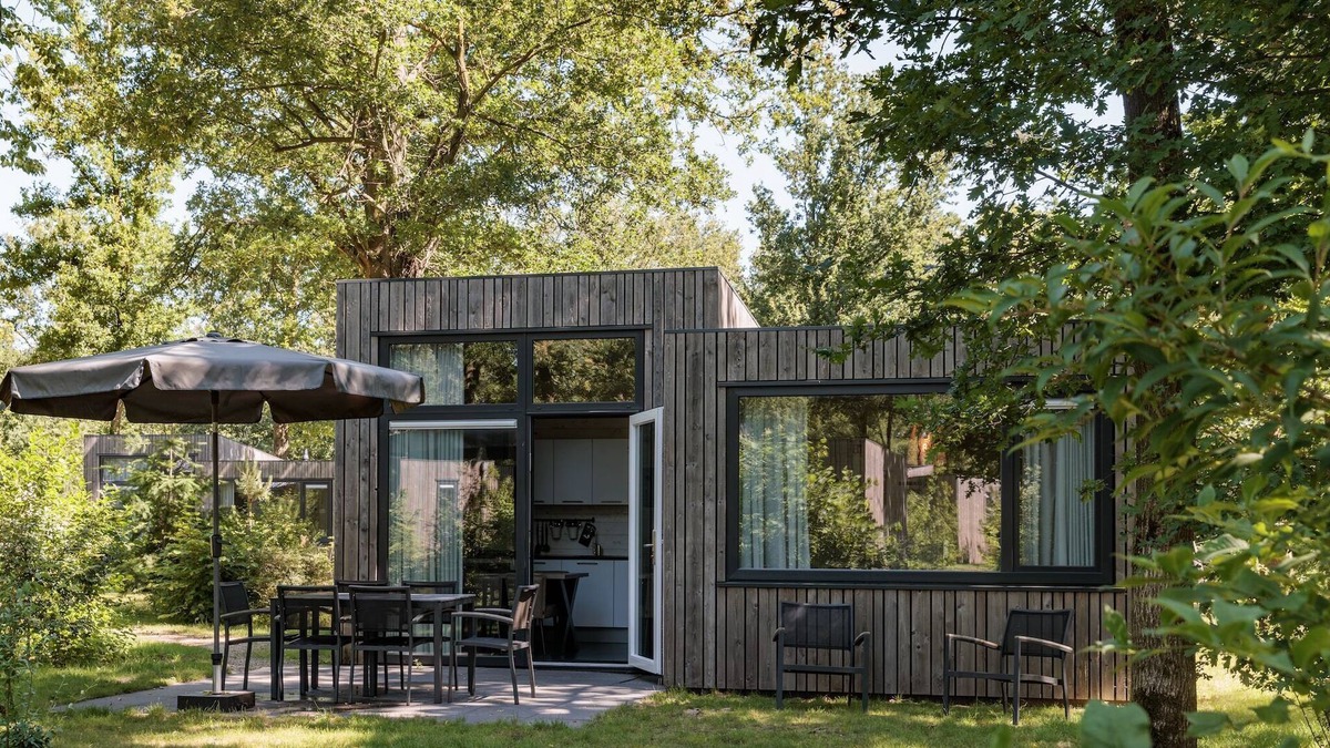 Schaijk House | Lodge in Schaijk with Garden Terrace