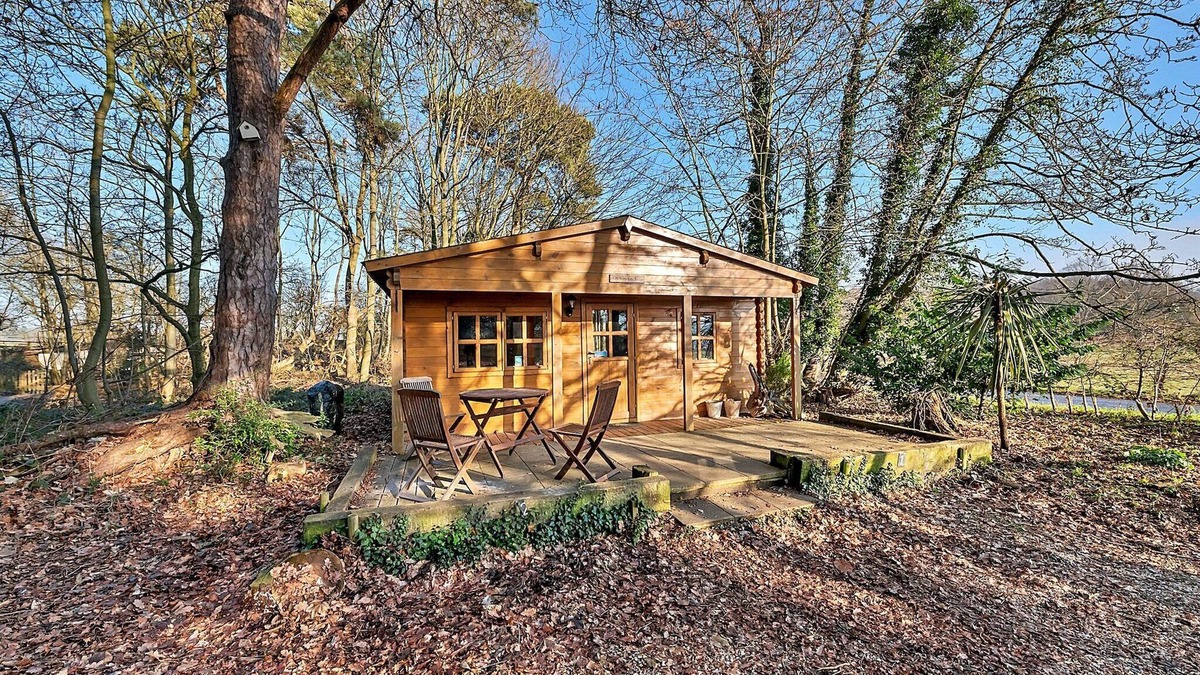 West Stow Ski Chalet | Lodge in Suffolk near Scenic Trails