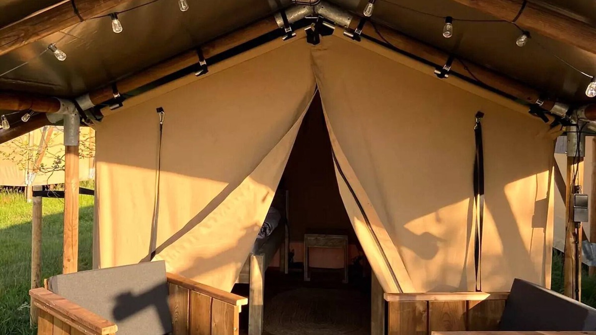 Die House | Lodge Insolite Bivouac (no bathroom, no kitchen) (1bed- 1/2pers) 2 persons