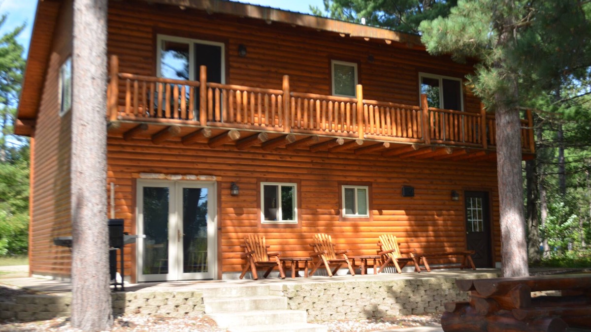 Au Train Cabin | Lodge on Au Train River a few blks from Lk Superior 15 min from Munising