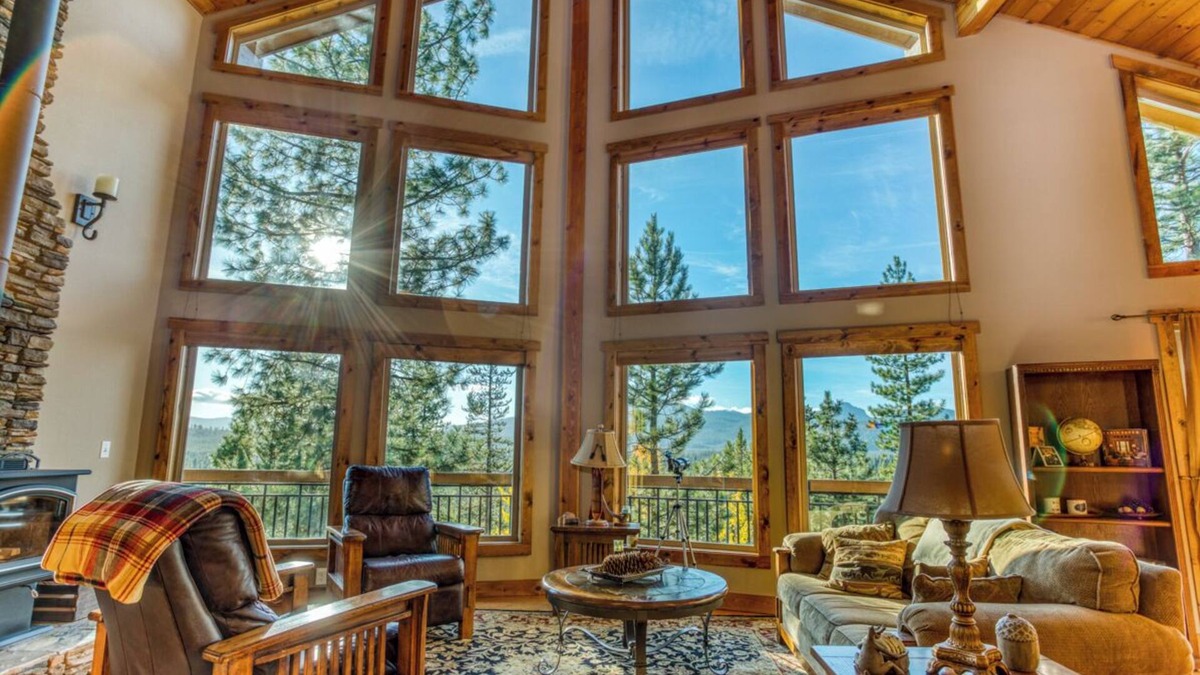 Crescent Cabin | Lodge Style Cabin nr Crater Lake w Mountain Views