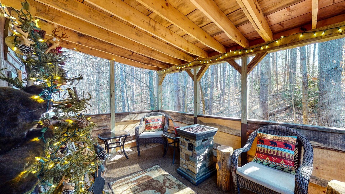 Fryeburg Cabin | Lodge-style cabin with fireplace, screened porch, washer/dryer, cable, & WiFi