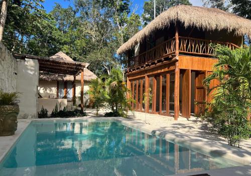 Macario Gomez Cabin | Lodge Tzunum Jade
