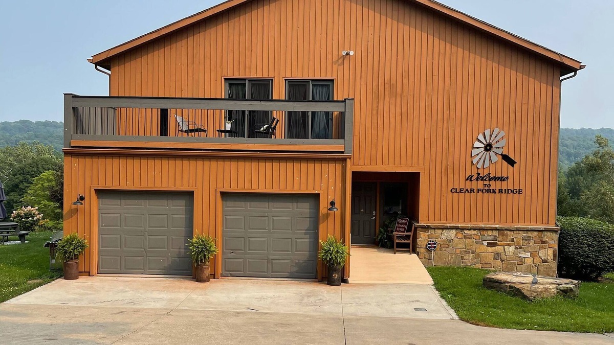 Butler House | Lodge with stunning views, sauna, hot tub, fly fishing, small venue