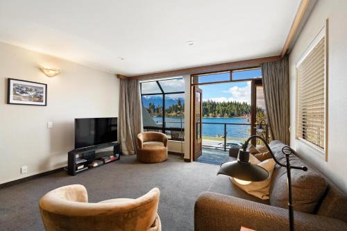 Queenstown Apartment | Lodges 1 - Lake Front