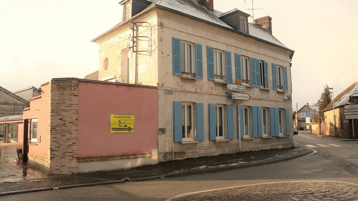 St-Andre-de-l'Eure Apartment | LODGING 4 persons, PRIVATE PRIVATE HEATED POOL ALL YEAR ROUND, SPA and SAUNA