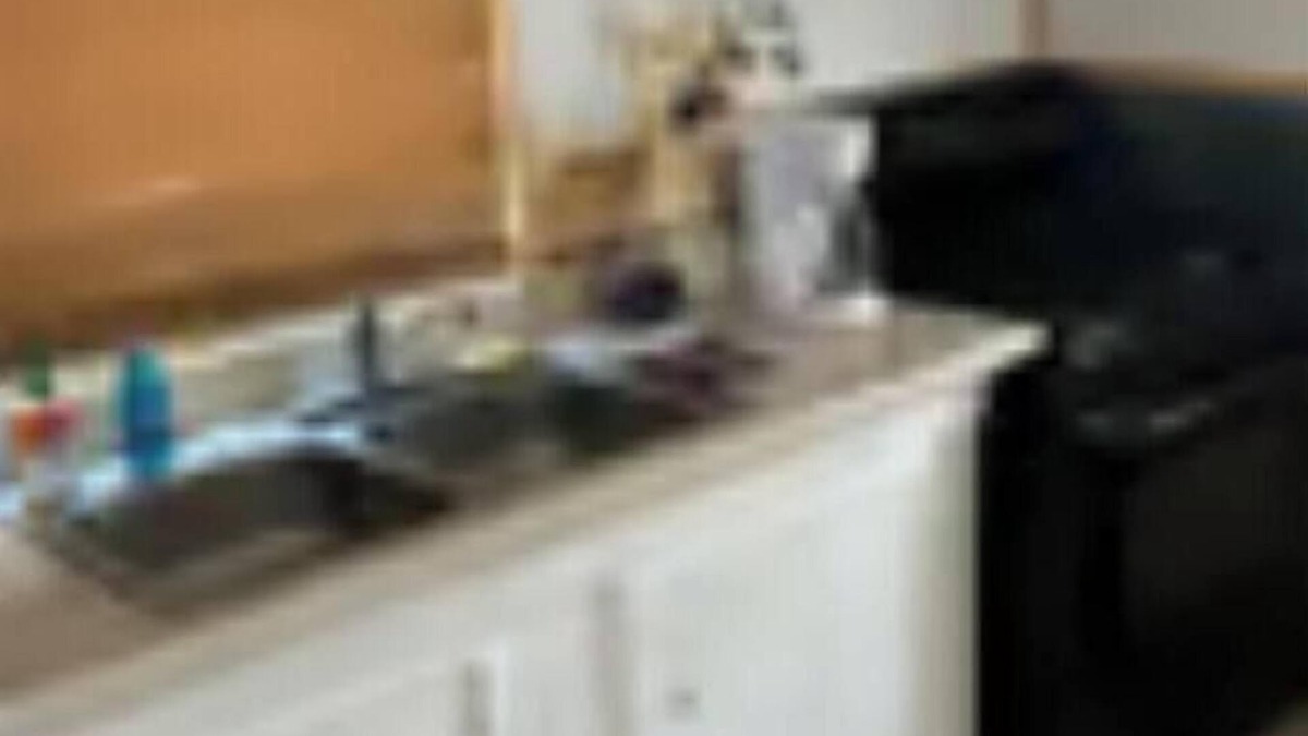 Tulelake RV Rental | Lodging 6, Queen, full kitchen with necessities and hot water