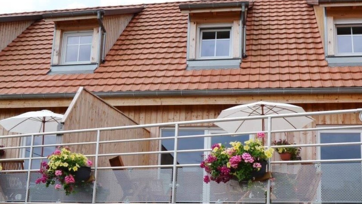Nothalten Cottage | Lodging any comfort Nothalten nine with large terrace overlooking countryside