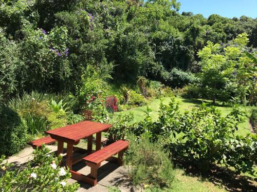 Hunter's Home Apartment | Loeriewood Garden Apartment, Hunters Home
