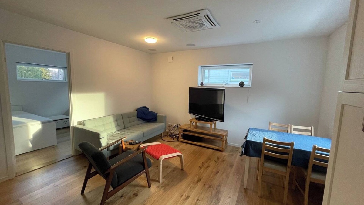 Knivsta House | Lófi Cottage: cosy accommodation on the Upplands Way