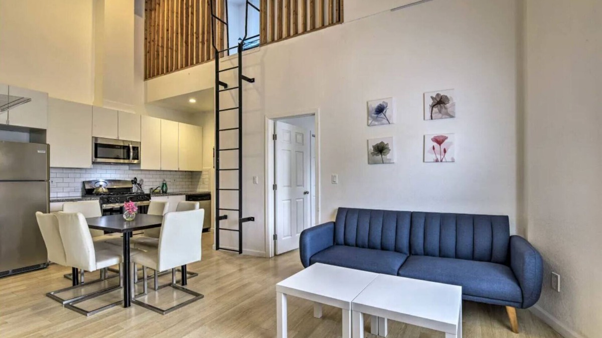 Belding Woods House | Loft 1700A two blocks from Bart and Amtrek