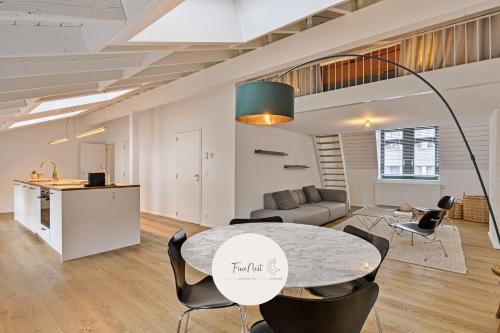 Feronstree et Hors-Chateau Apartment | Loft 3 chambres "Bueren" - Parking - au centre de Liège by FineNest