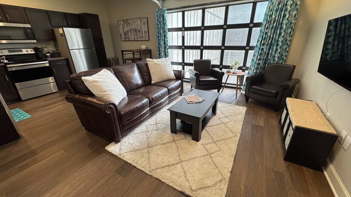 Lawrence Condo | Loft 309- Charming Jr 1 BR Condo