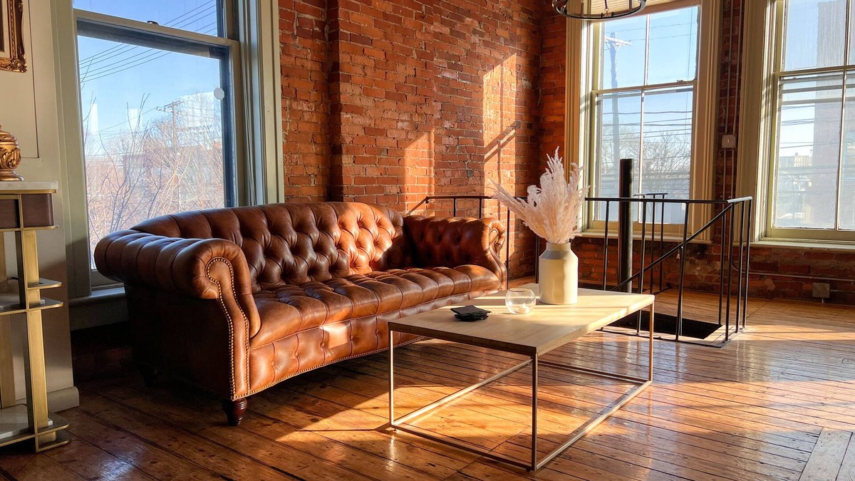 Cleveland House | LOFT 40 Swanky Urban Retreat w/ample space 6,000sq/ft, minutes from Downtown