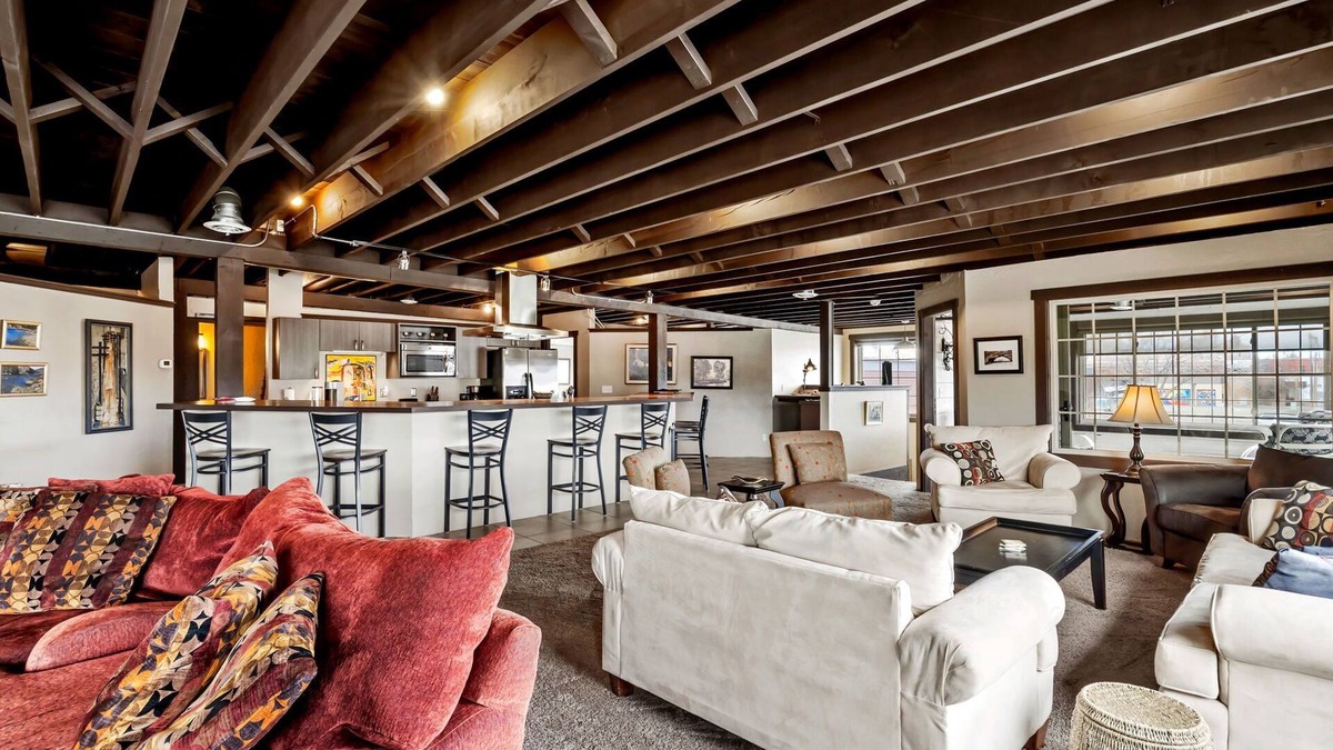 Great Falls Apartment | Loft @ 5th & Wine