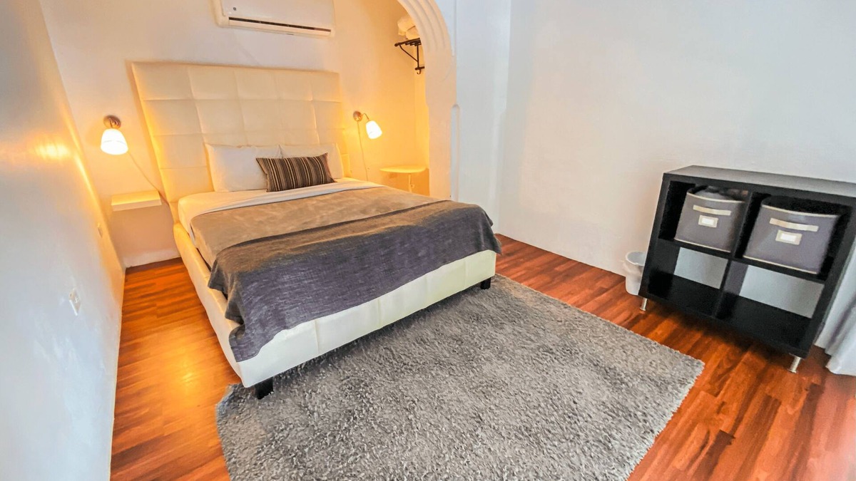 Ponce Centro Apartment | Loft Aparment Steps From Nightlife, Gladiolas II/Loft + Room/Free WIFI - 2103