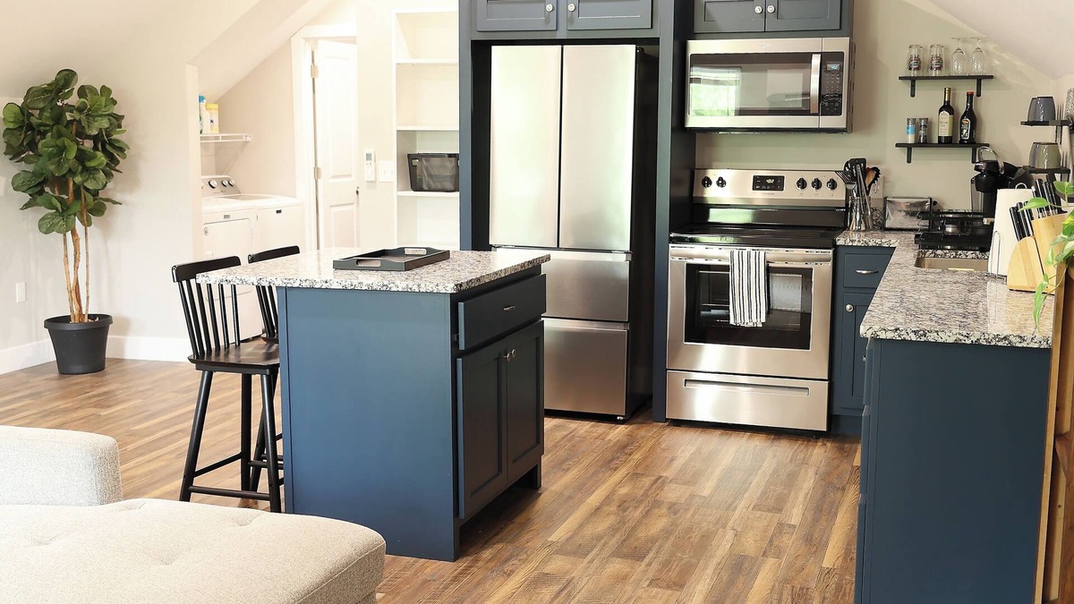 Joplin Apartment | Loft apartment in historic house within walking distance of downtown.