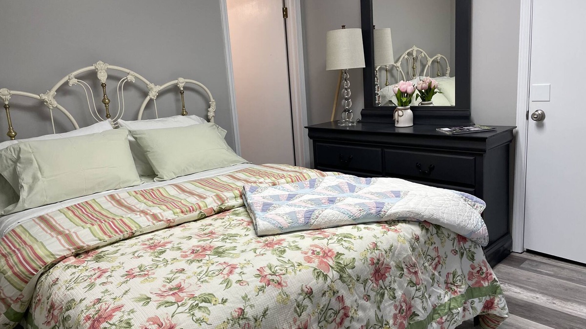 Clifton Apartment | Loft apartment on Clifton, TN Main Street Convenient, Cozy and Clean