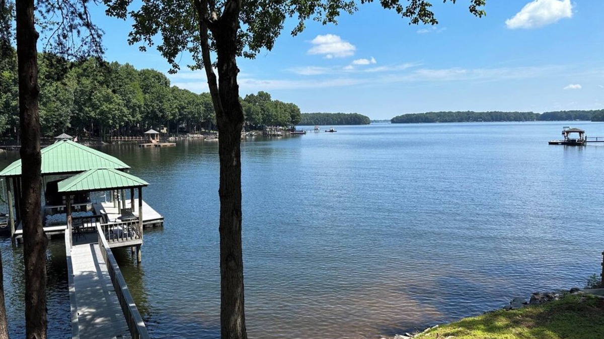Huntersville House | Loft at LKN- Private Dock, Hot Tub, Fire Pit