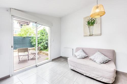 Sainte-Genevieve-des-Bois Apartment | Loft avec Chambre en Mezzanine