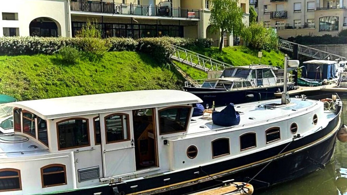 Cergy Boat Rental | Loft Avec Balneo sur l eau