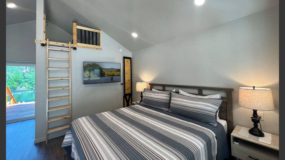 Fruitdale Cabin | Loft Cabin 3 - Rogue River Resort