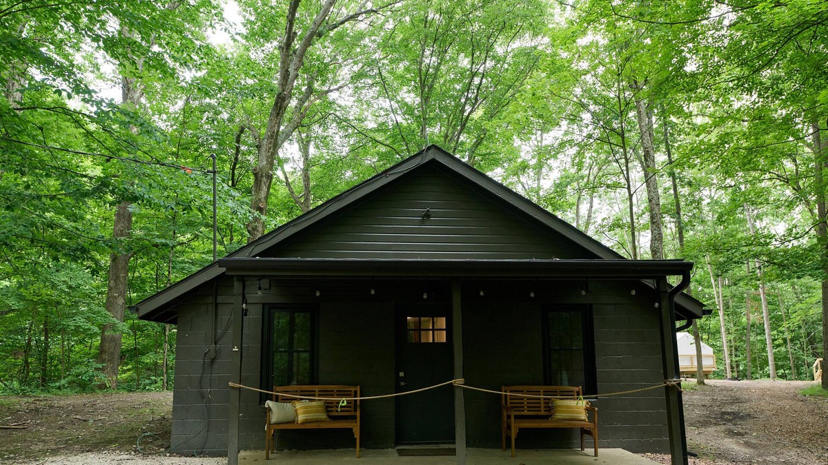 Cuyahoga Falls Cabin | Loft Cabin in the Cuyahoga Valley