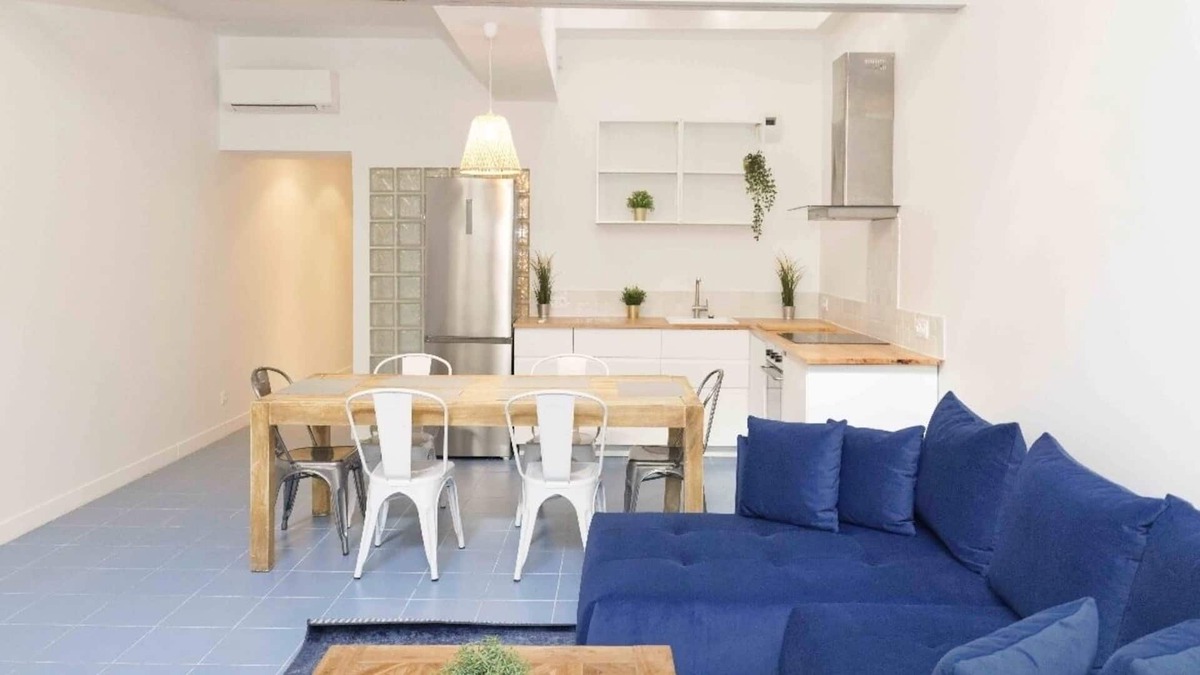 Prefecture Apartment | Loft center & terrace & air conditioning