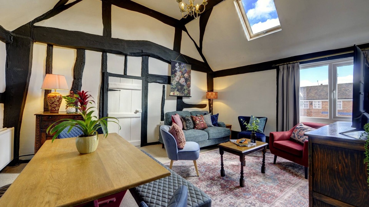Henley-in-Arden Cottage | Loft Cottage - 2 Bed Tudor Retreat Near Stratford-upon-avon, Warwick & Solihull