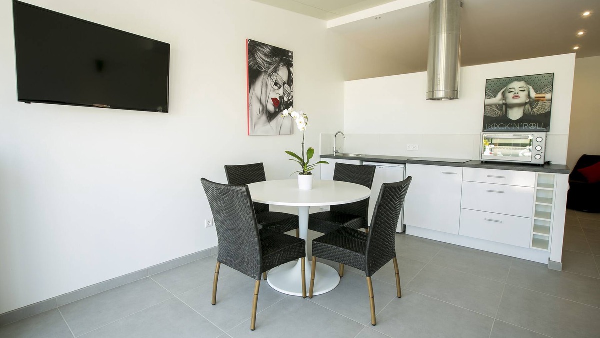 Palavas-les-Flots Apartment | Loft-Ensuite with Shower-Terrace