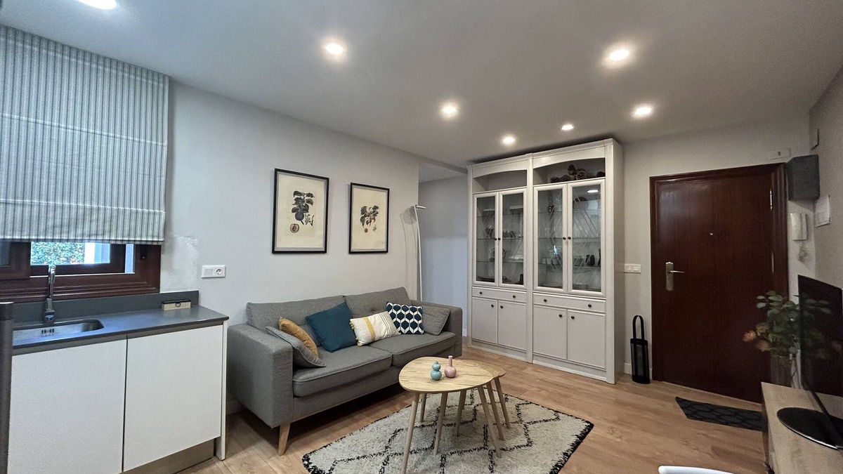 Castanos Apartment | Loft In Uribarri