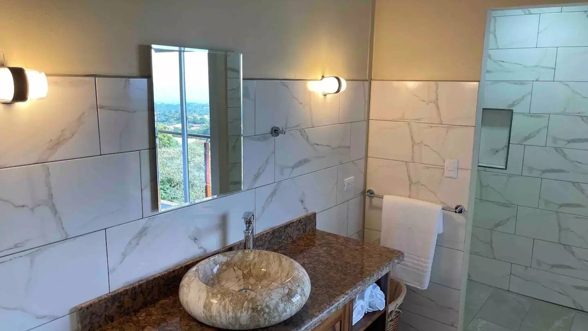 Roble Villa | Loft & Jacuzzi Great View VG Poás