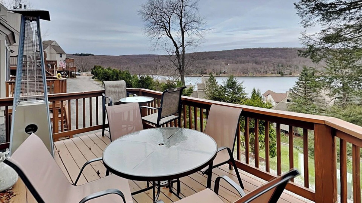 Thayerville House | Loft of Luxury | Lake Views + Walk to Food, Shops, & Lake Activities!