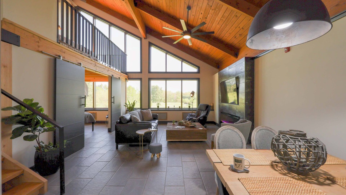 Logan Condo | Loft on #18 by The Inn & Spa at Cedar Falls