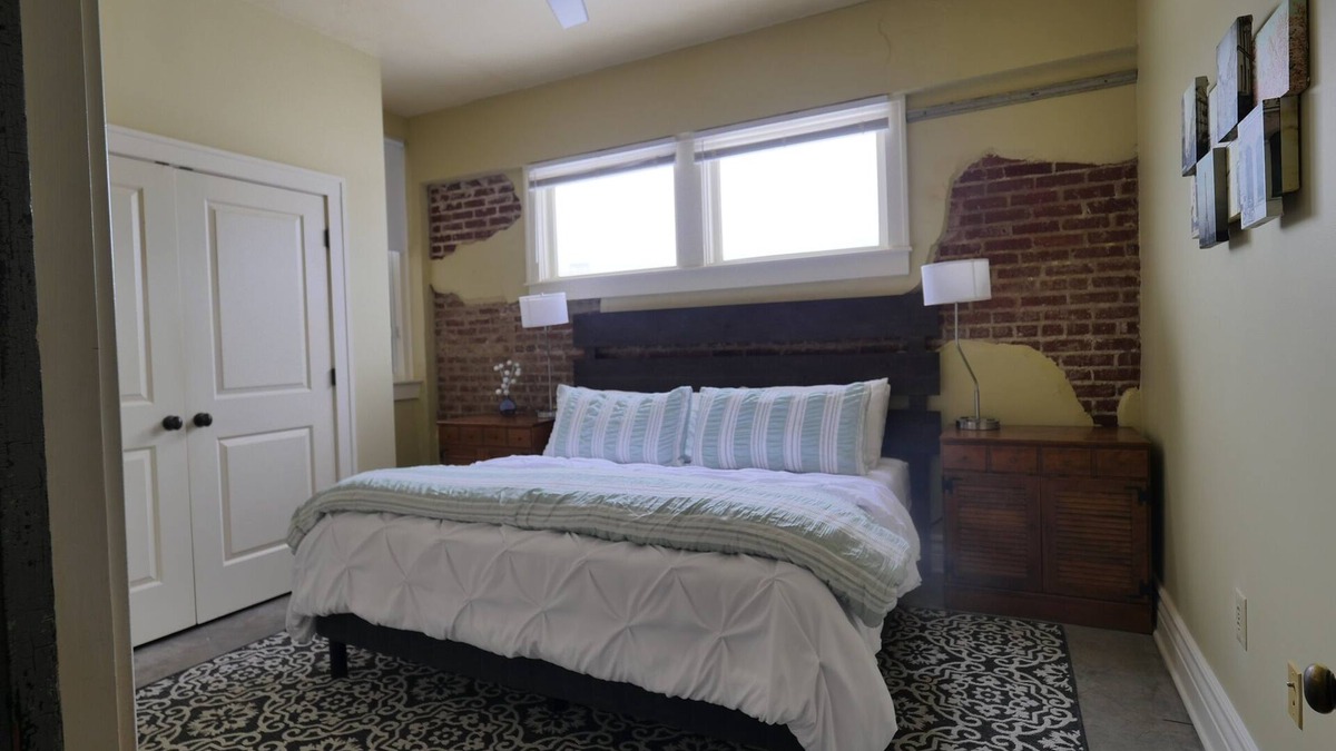 Downtown Springfield Apartment | Loft on Route 66 Downtown Springfield