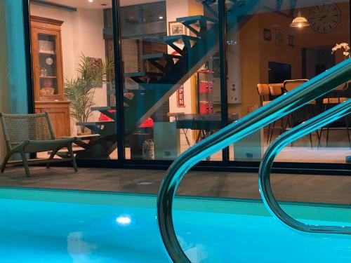 Mont d'Arene Apartment | Loft Spa Reims-fr 250m2 privatifs, piscine intérieure chauffée, spa et parking