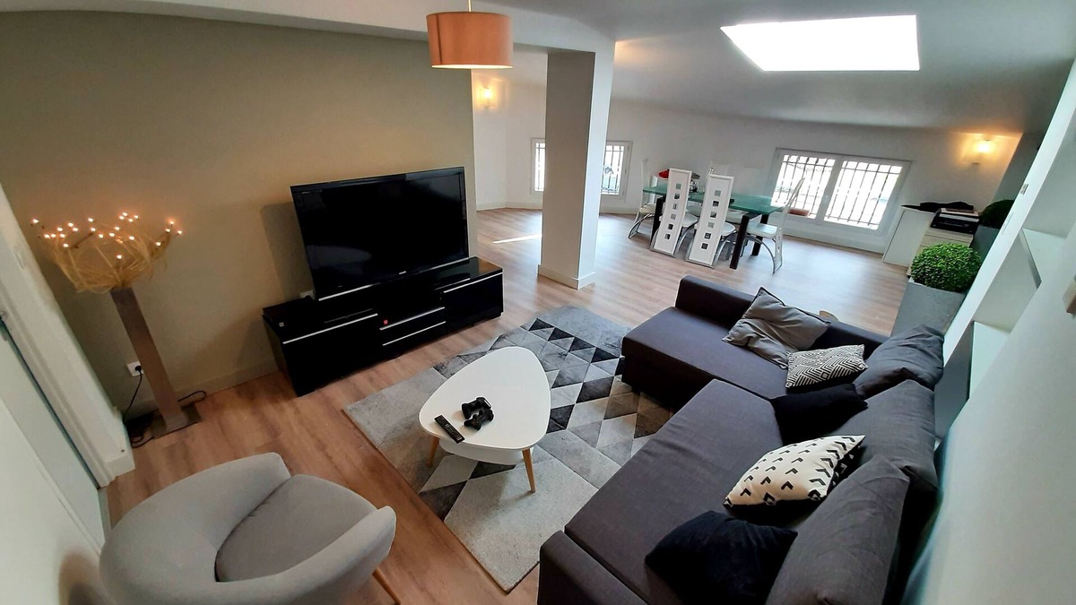 Launaguet Apartment | Loft style apartment on the outskirts of Toulouse