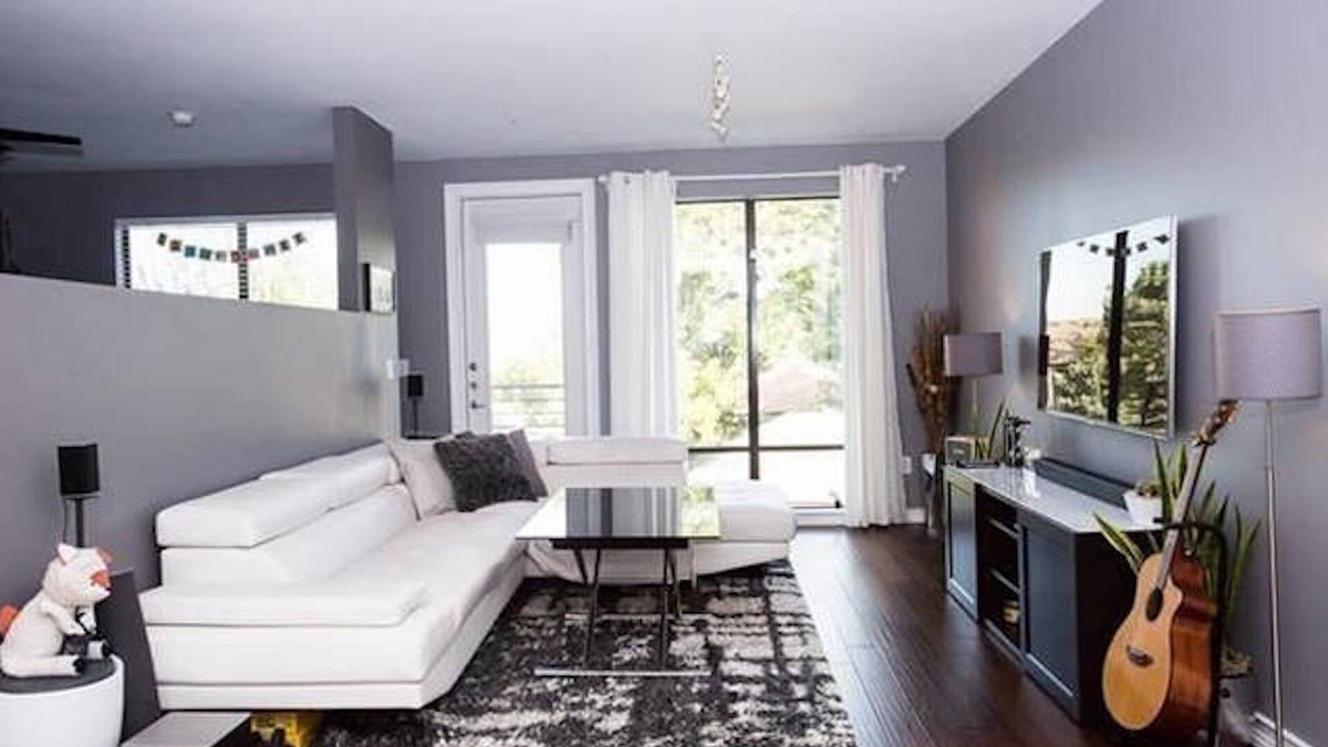 Oak Lawn House | LOFT-style condo, 3 minutes from Uptown/Downtown