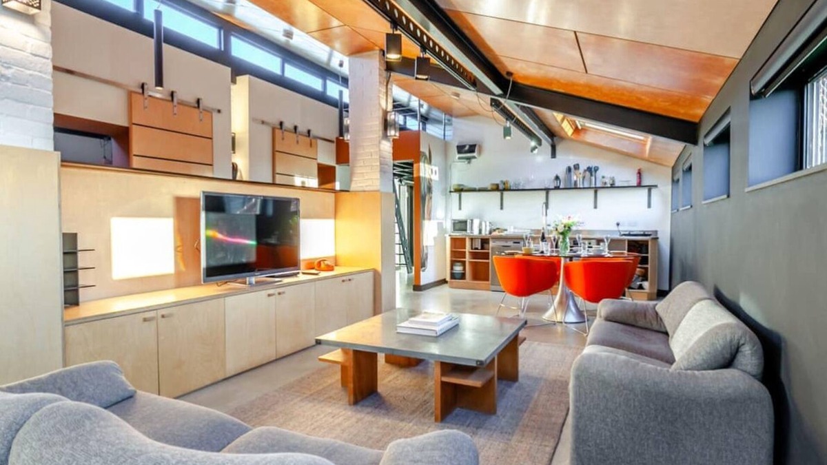 Offham Apartment | Loft Style Stables